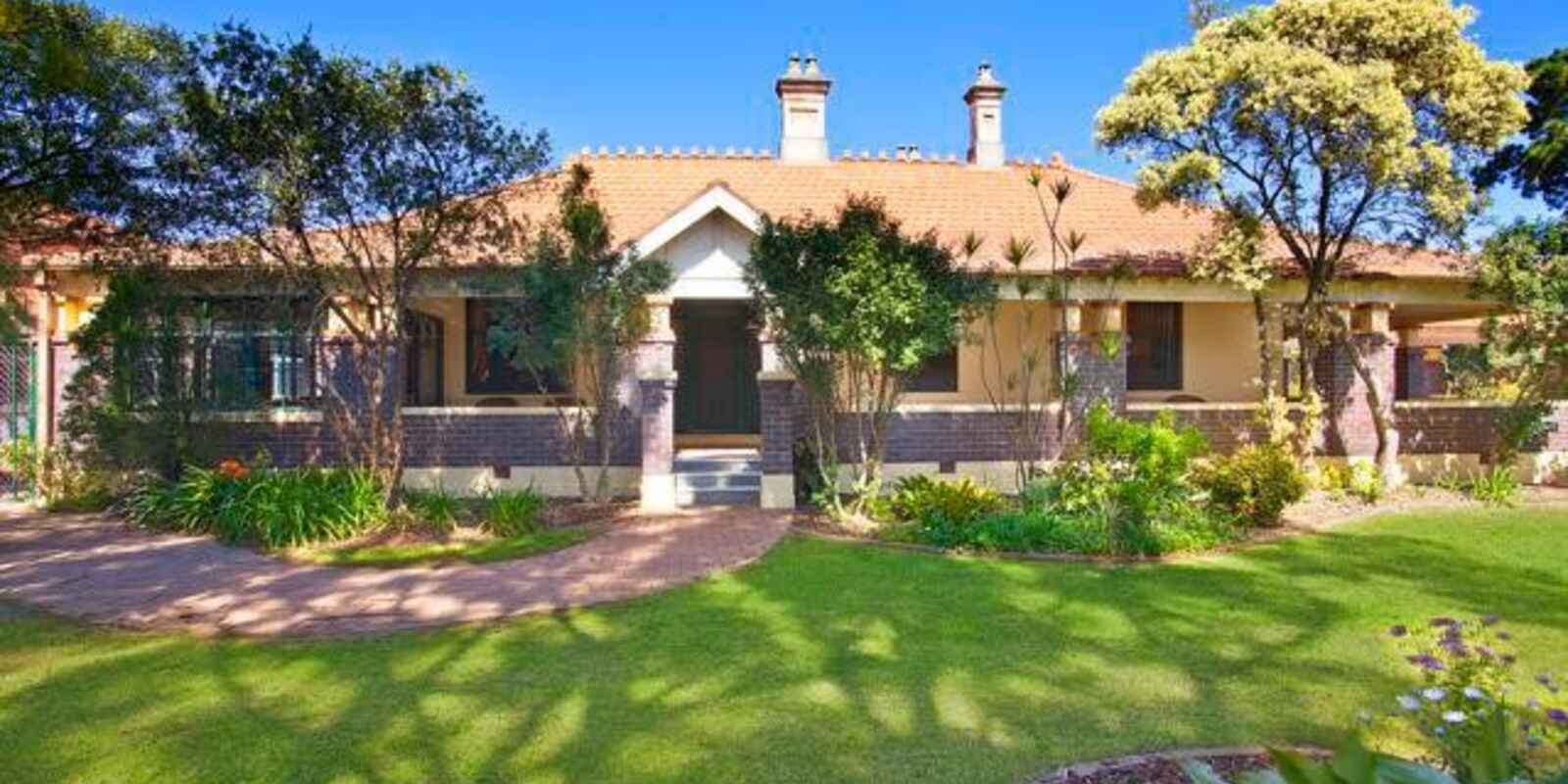 Strathfield Gardens 26 Cotswald St  Strathfield