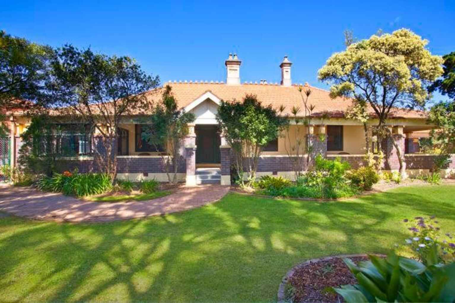 Strathfield Gardens 26 Cotswald St  Strathfield