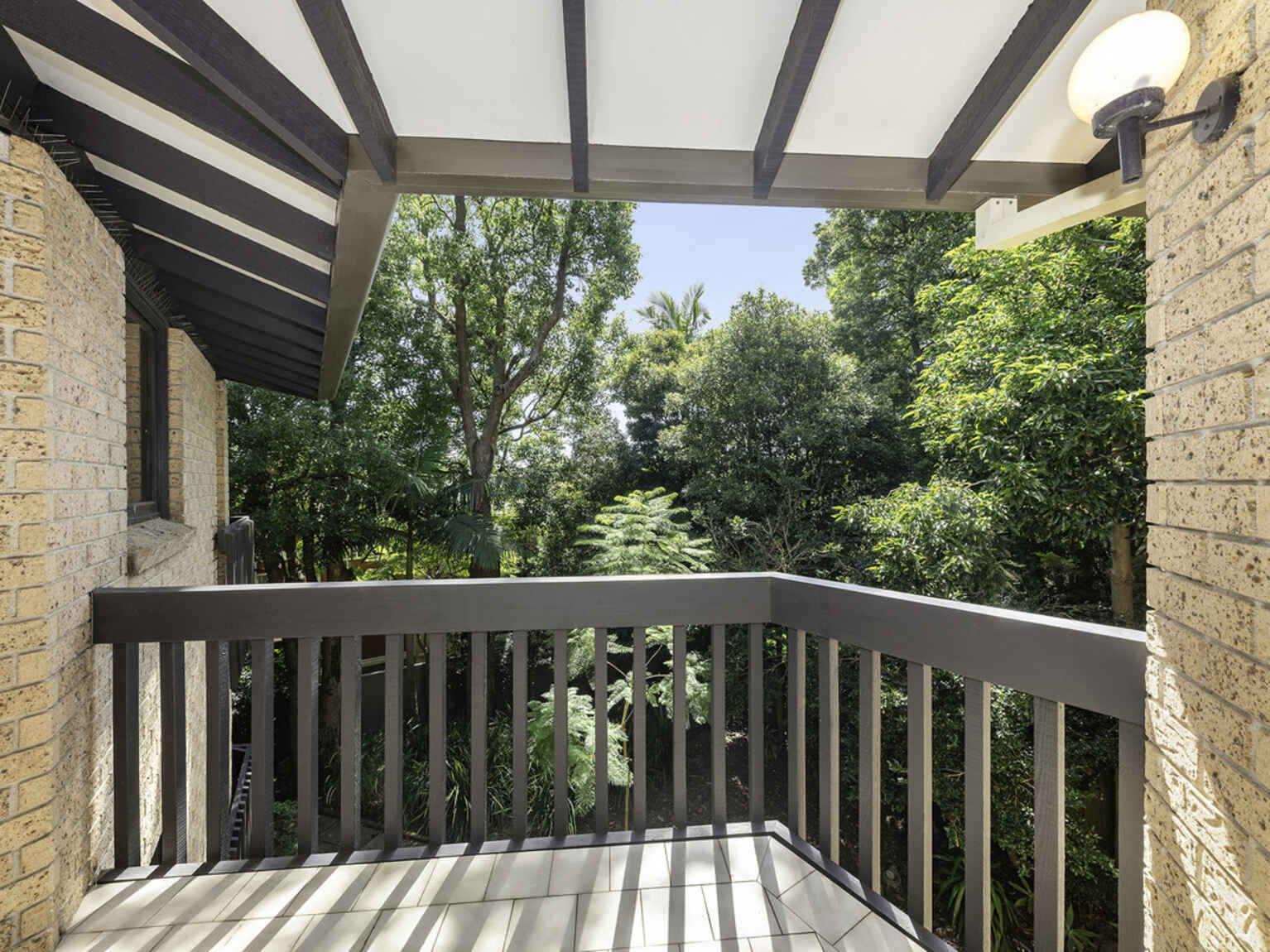 26/21 Eastern Valley Way Northbridge