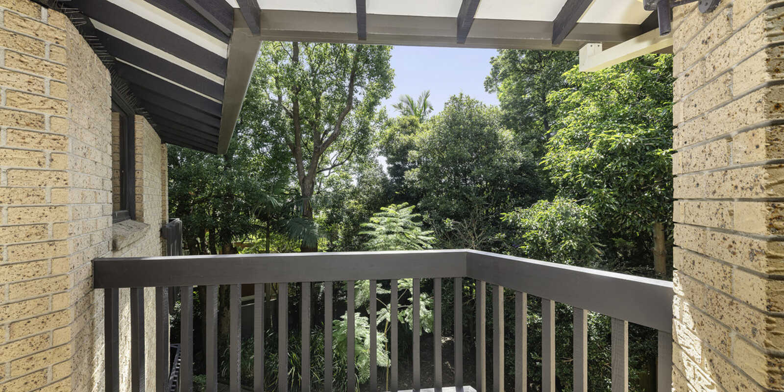 26/21 Eastern Valley Way Northbridge