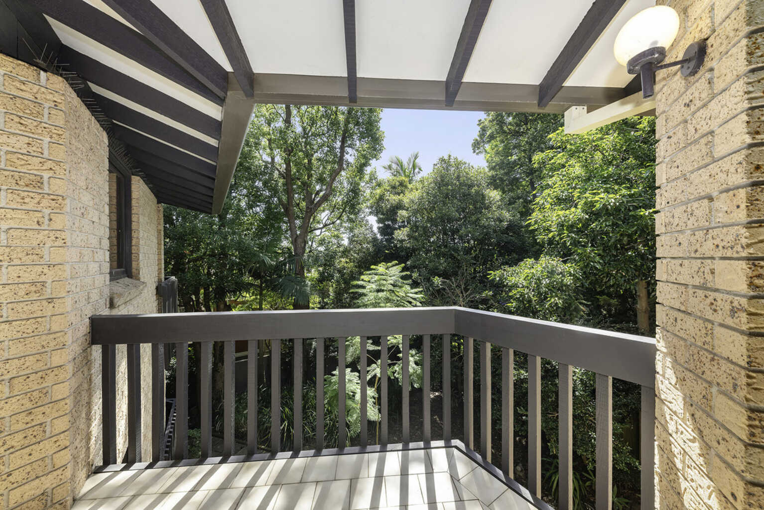 26/21 Eastern Valley Way Northbridge
