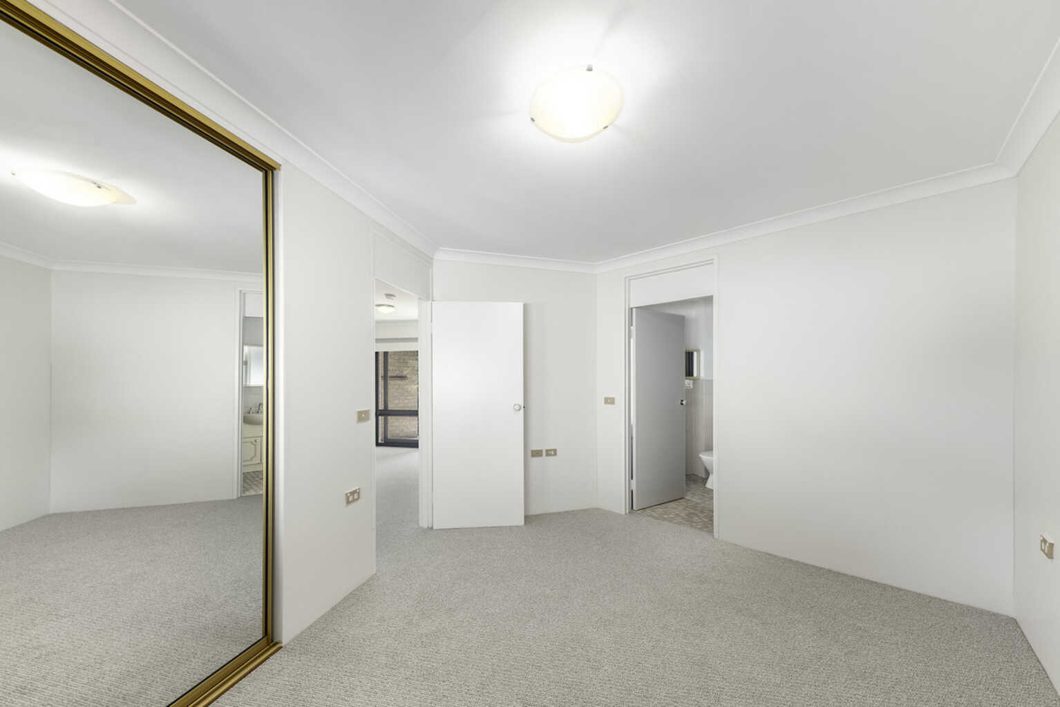 26/21 Eastern Valley Way Northbridge